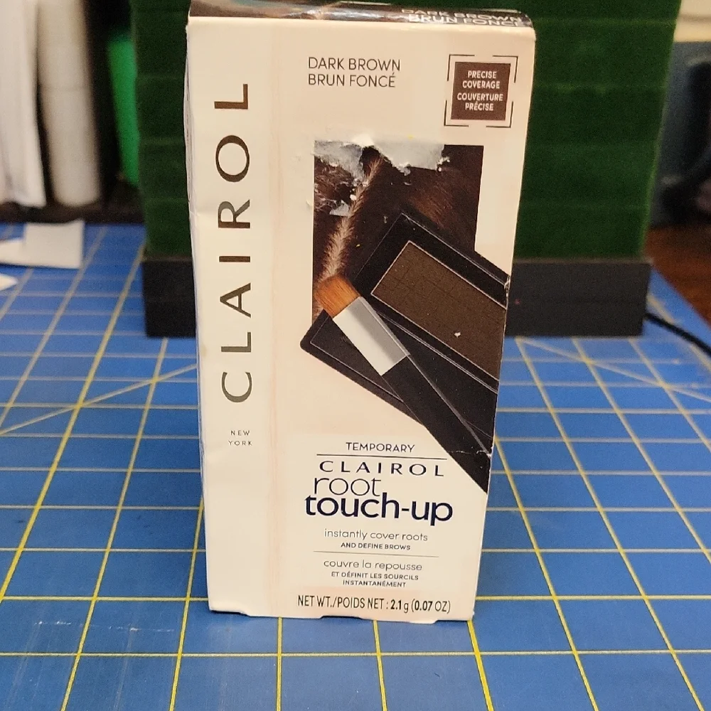 Clairol Dark Brown Root Touch-Up New in Sealed Box